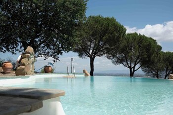 villa tiberini wine relais