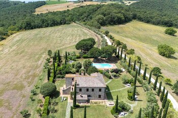 villa tiberini wine relais