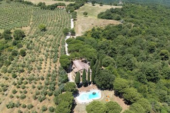 villa tiberini wine relais