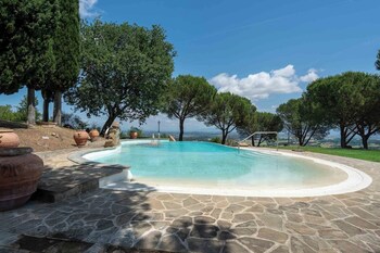 villa tiberini wine relais