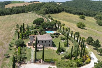 villa tiberini wine relais