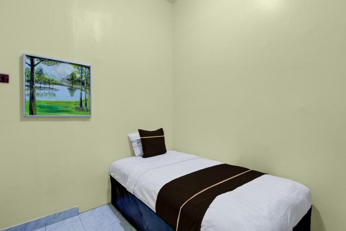 oyo 95136 jec plumbon homestay syariah