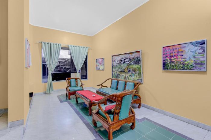 oyo 95136 jec plumbon homestay syariah