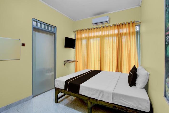 oyo 95136 jec plumbon homestay syariah