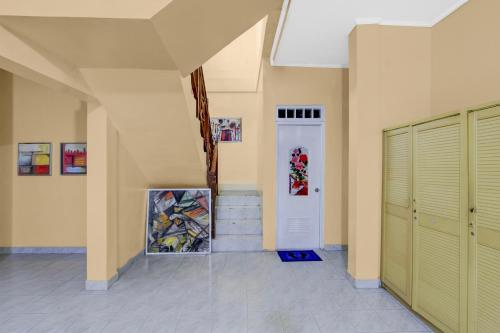 oyo 95136 jec plumbon homestay syariah