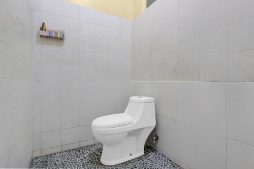 oyo 95136 jec plumbon homestay syariah