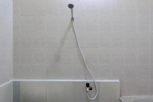 oyo 95136 jec plumbon homestay syariah