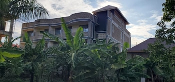 aljona apart hotel taveta
