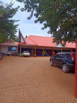 green park hotel taveta