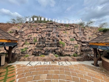 mawimbi jiko hotel taveta