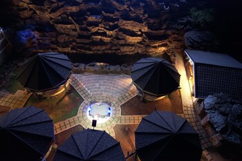 mawimbi jiko hotel taveta