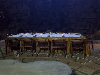mawimbi jiko hotel taveta
