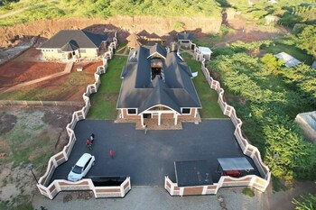 mawimbi jiko hotel taveta