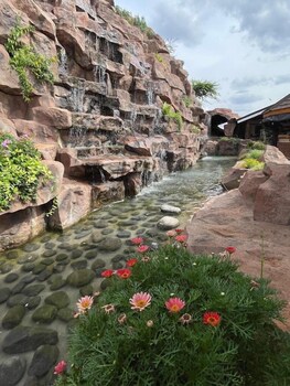 mawimbi jiko hotel taveta