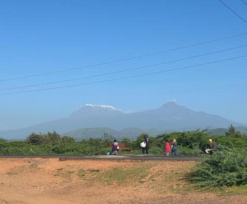 mawimbi jiko hotel taveta