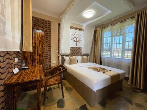 mawimbi jiko hotel taveta