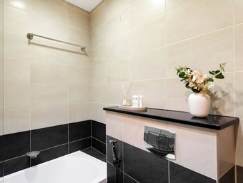 charming flat with sea and ain view