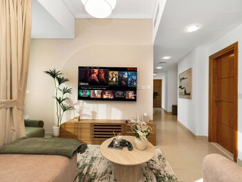 charming flat with sea and ain view