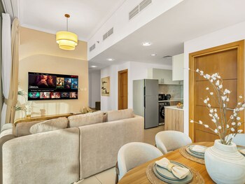 charming flat with sea and ain view