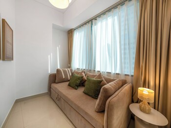 Charming Flat With Sea & Ain View,,0 star