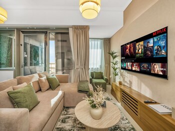 charming flat with sea and ain view