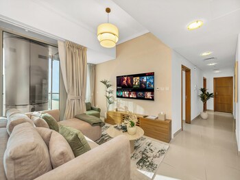 charming flat with sea and ain view