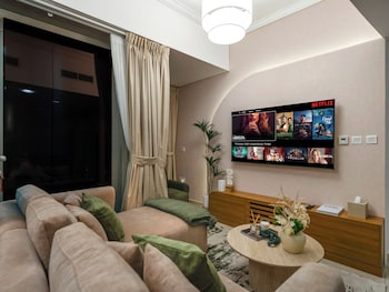 charming flat with sea and ain view