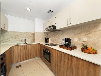 Charming Flat With Sea & Ain View,,0 star