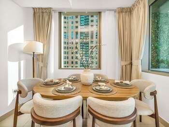 charming flat with sea and ain view