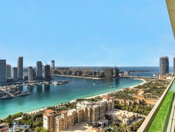 charming flat with sea and ain view