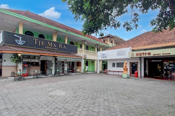 Oyo 95140 Metro Guest House,59Jc-279 Brontokusuman Yogyakarta,2 star