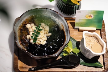ginlan song hotel chengdu chunxi road and taikoo li branch