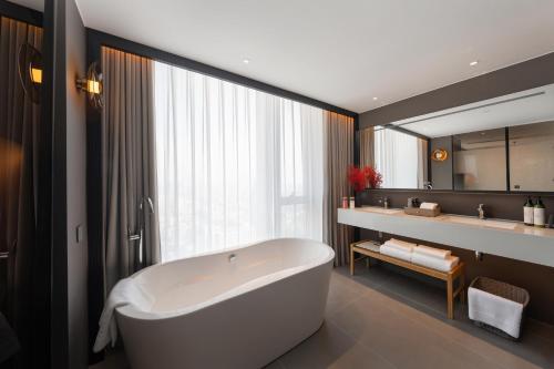 ssaw garden hotel chengdu chunxi road taikoo li branch