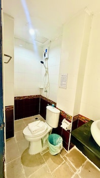 Silver Oaks Guest House,,2 star
