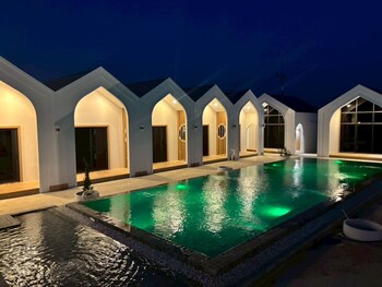 Ouranos Hotel,,3 star