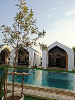 Ouranos Hotel,,3 star