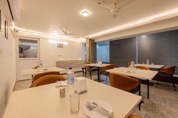 the empire hotel near dlf golf course