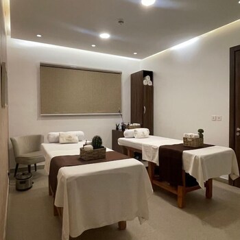 boardroom apartment by jotani living