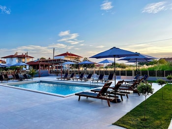 calma luxury suites