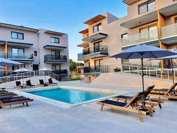calma luxury suites