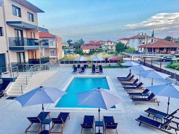 Calma Luxury Suites,,0 star
