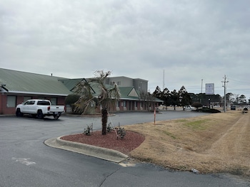 Lodge Inn Extended Stay,,2 star