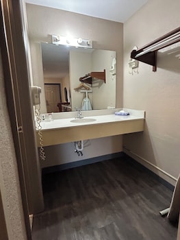 Lodge Inn Extended Stay,,2 star