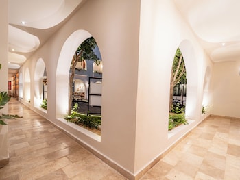 hotel serenata santa lucia merida