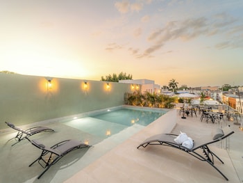 hotel serenata santa lucia merida
