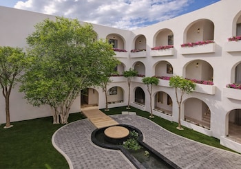 hotel serenata santa lucia merida