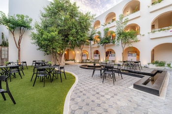 hotel serenata santa lucia merida