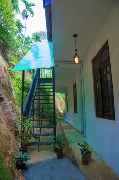 bridge front inn ella
