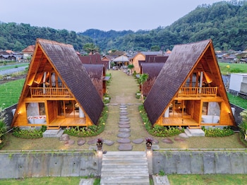 the dewi tasik kintamani cabin and villa