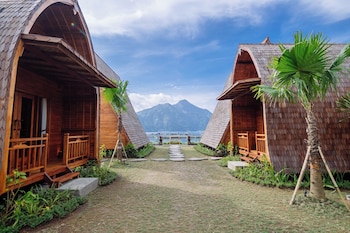 the dewi tasik kintamani cabin and villa
